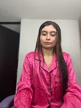 Snapshot of Im_Natashaaaa chatting on 10-18-25, 10:23 Im Natashaaaa online show from 10-18-25, 10:23