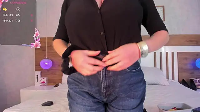 LucianaWainN online show from 10-02-25, 12:52