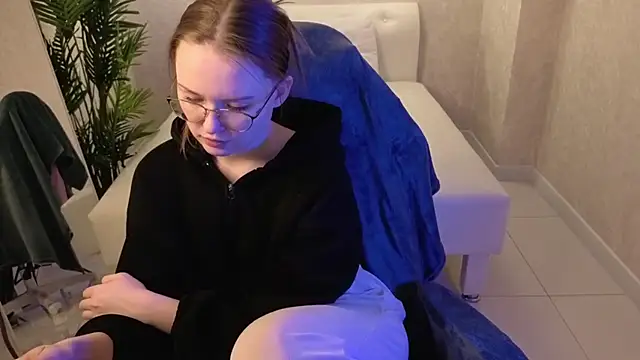 SirenaBlessing online show from 12-22-25, 01:11