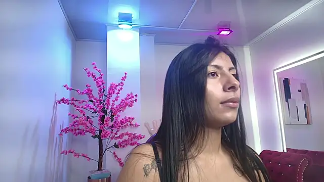 Gabriela milani online show from 11-22-25, 11:20