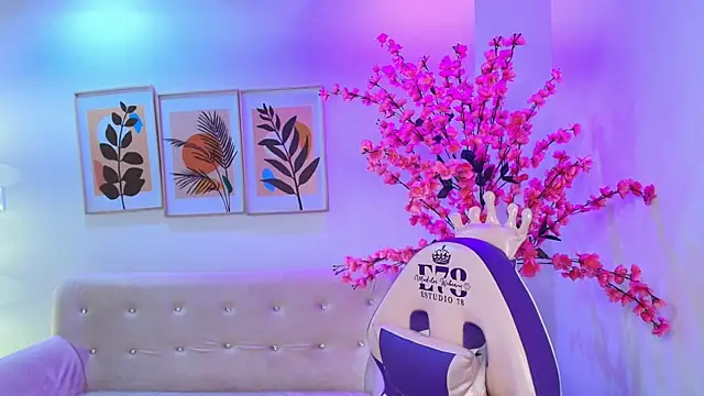 Gabriela milani online show from 10-07-25, 11:22