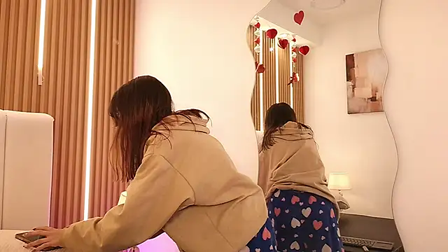 Snapshot of MarinetteLux chatting on 02-27-26, 01:00 MarinetteLux online show from 02-27-26, 01:00