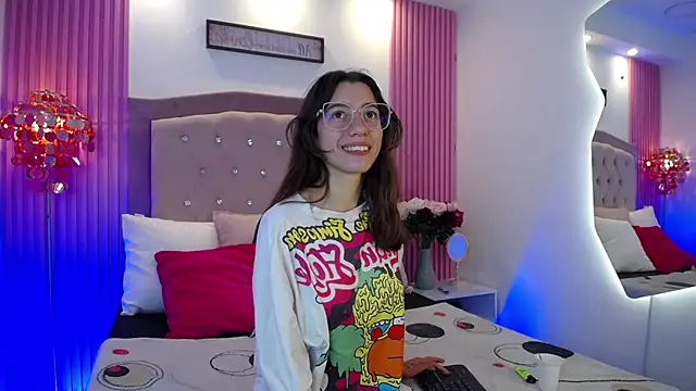 Snapshot of MarinetteLux chatting on 03-02-26, 07:43 MarinetteLux online show from 03-02-26, 07:43