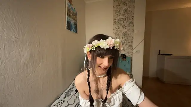 Snapshot of lunaangeltears chatting on 10-12-25, 10:11 lunaangeltears online show from 10-12-25, 10:11