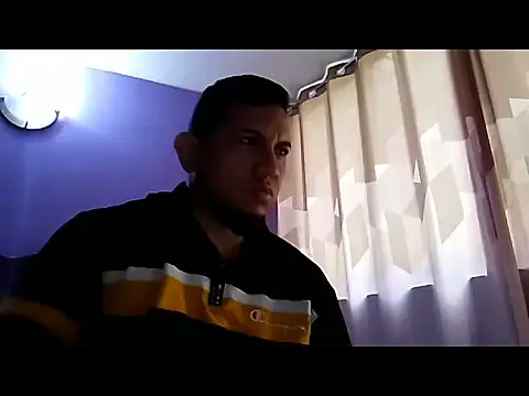 Snapshot of fayola20 chatting on 10-15-25, 03:31 fayola20 online show from 10-15-25, 03:31