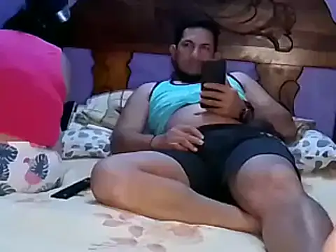 Snapshot of fayola20 chatting on 10-17-25, 10:55 fayola20 online show from 10-17-25, 10:55