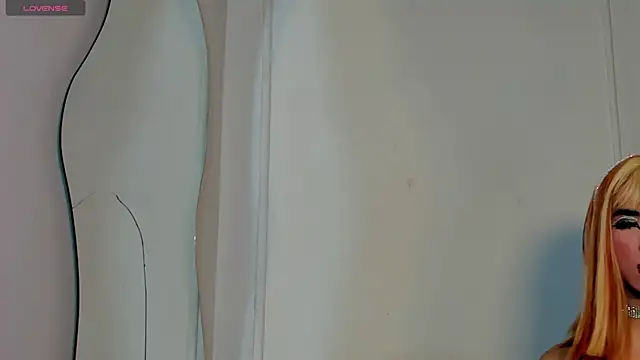 luxuryheaven 8 online show from 11-11-25, 03:34