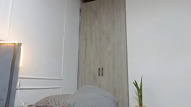 luxuryheaven 8 online show from 11-14-25, 04:27