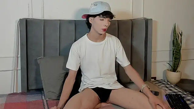 luxuryheaven 8 online show from 10-15-25, 07:00