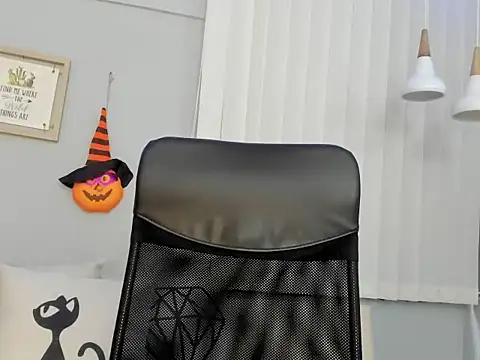 Lilo Rose online show from 10-14-25, 01:12