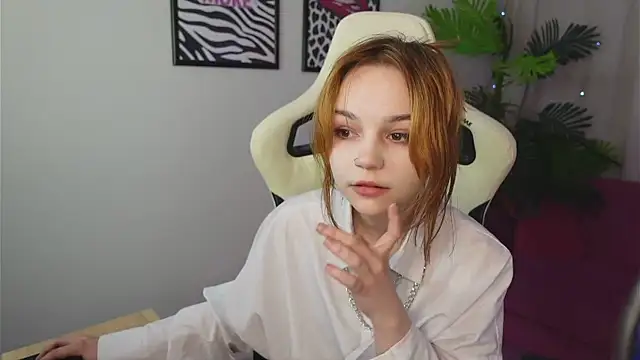 Snapshot of Staymonica chatting on 01-12-26, 02:24 Staymonica online show from 01-12-26, 02:24