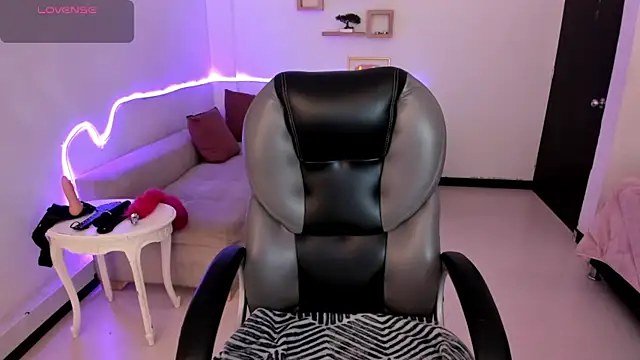 Scarlett  Cooper   online show from 11-07-25, 12:42