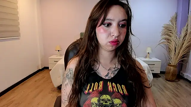 Scarlett  Cooper   online show from 11-01-25, 12:21