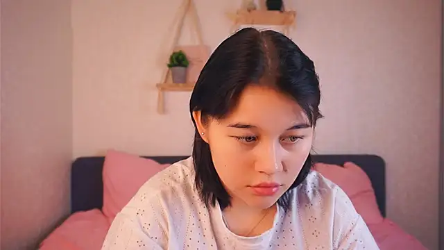 EviaVanveen online show from 11-26-25, 07:41