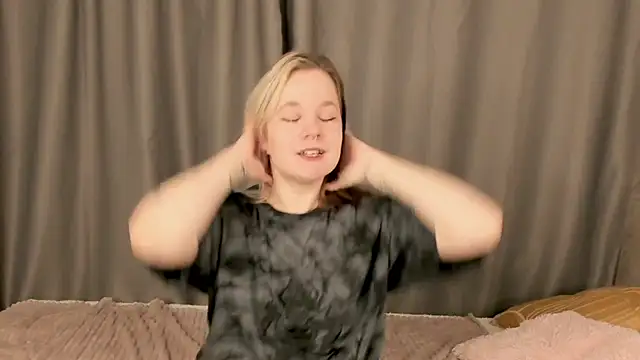 EviaVanveen online show from 10-21-25, 08:14