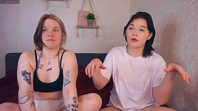 EviaVanveen online show from 11-22-25, 09:08