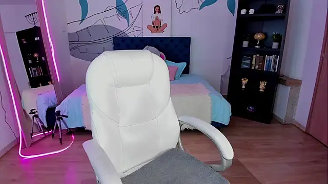 Goth Alice online show from 12-18-25, 07:18