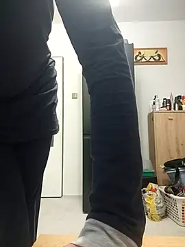 honzinka83 online show from 12-20-25, 05:16