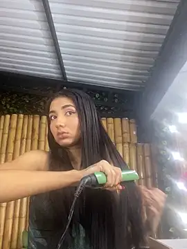 cloe taylor   online show from 11-07-25, 03:44