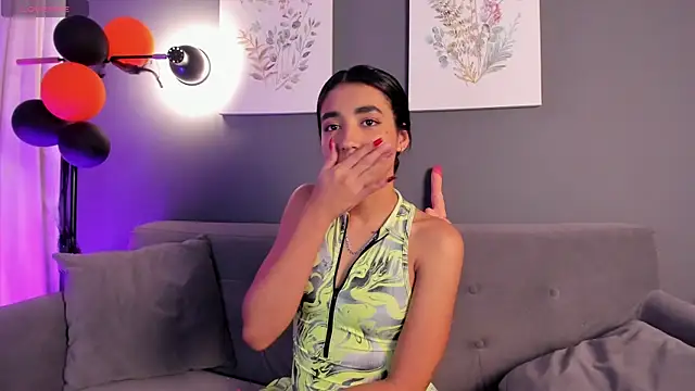 cloe taylor   online show from 10-29-25, 05:06