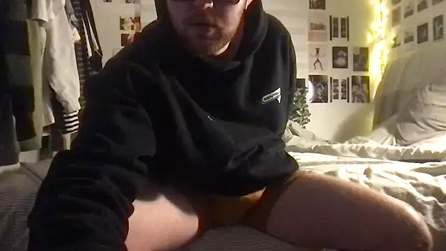 Snapshot of Angus80085 chatting on 03-13-26, 07:08 Angus80085 online show from 03-13-26, 07:08