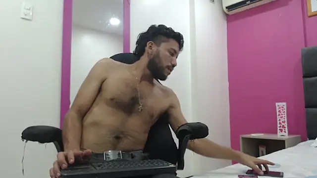 Juan FelipeX01 online show from 10-29-25, 03:11