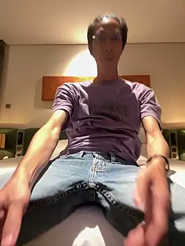 Snapshot of HenryLee1983-cums chatting on 10-08-25, 01:45 HenryLee1983-cums online show from 10-08-25, 01:45