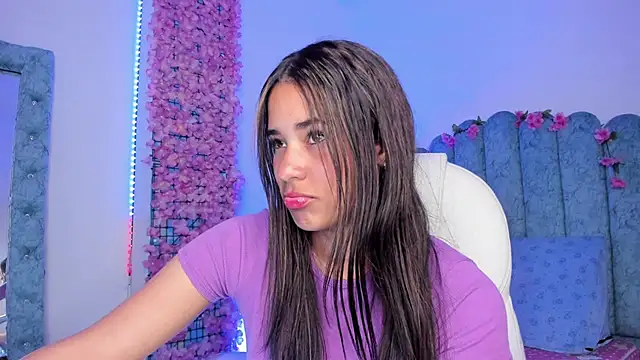 Camila Smith 23 online show from 10-24-25, 01:15