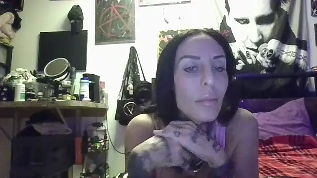 inkdhollow1 online show from 10-31-25, 03:03