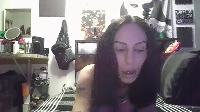 inkdhollow1 online show from 12-05-25, 04:22