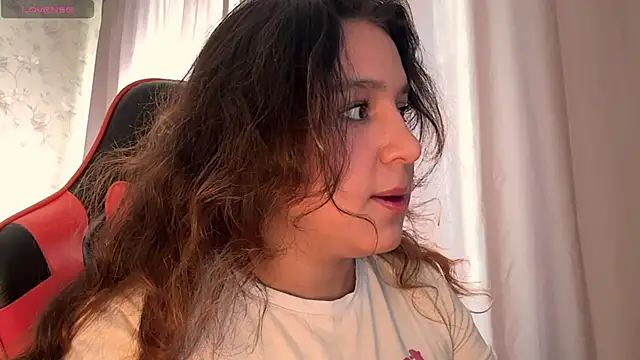 Snapshot of Luisaa_rosee chatting on 09-30-25, 01:06 Luisaa rosee online show from 09-30-25, 01:06