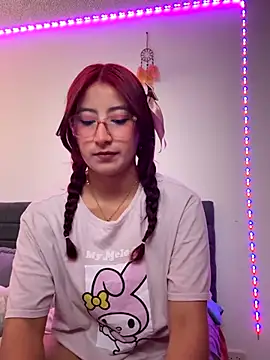 saramooon online show from 11-20-25, 01:12