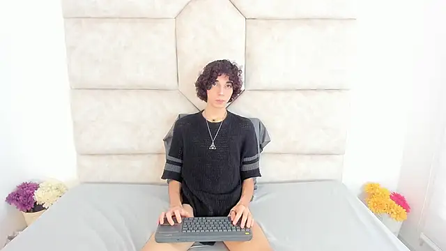 Scaarlett 22  online show from 11-09-25, 06:45