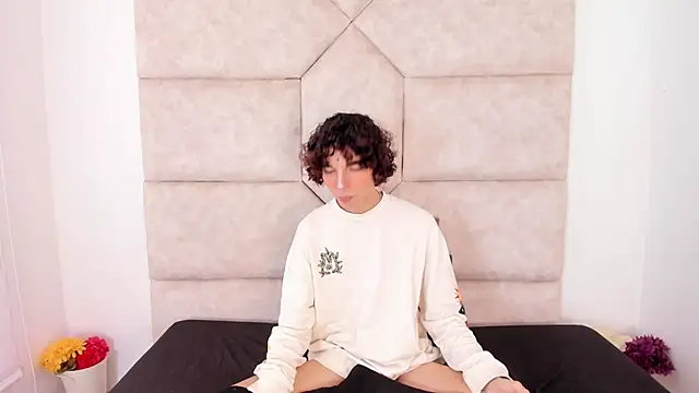 Scaarlett 22  online show from 10-10-25, 07:15