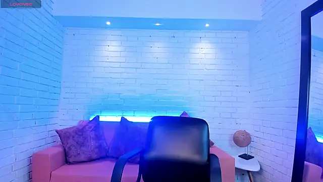 VenusCooper online show from 11-14-25, 08:12