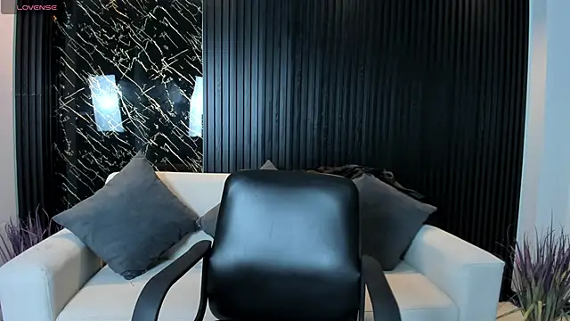 VenusCooper online show from 11-10-25, 06:57