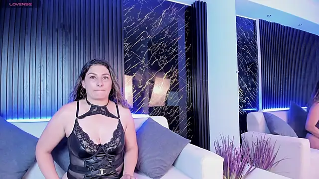 VenusCooper online show from 10-02-25, 07:39