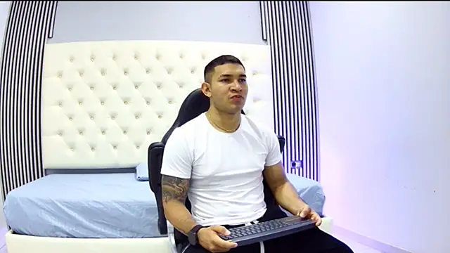 venedic bull online show from 10-28-25, 08:19