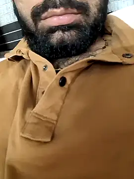 Snapshot of ag213 chatting on 10-05-25, 09:00 ag213 online show from 10-05-25, 09:00