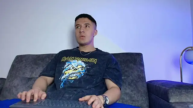 Snapshot of EthanConnor_ chatting on 10-08-25, 12:17 EthanConnor online show from 10-08-25, 12:17