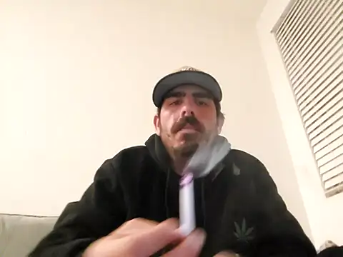 hoociedaddy24 online show from 12-21-25, 04:47