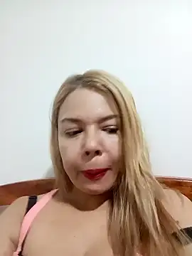 Snapshot of vicoria_09 chatting on 09-30-25, 08:37 vicoria 09 online show from 09-30-25, 08:37