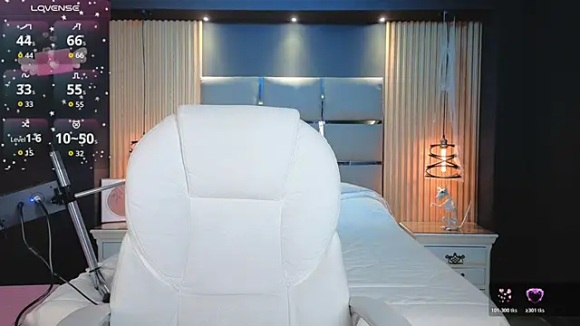 Emily Roberts9 online show from 11-19-25, 11:43