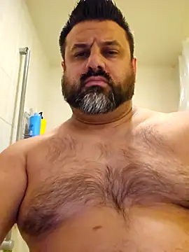 Roddog18 online show from 12-17-25, 05:56