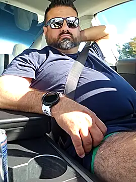 Snapshot of Roddog18 chatting on 10-22-25, 05:34 Roddog18 online show from 10-22-25, 05:34