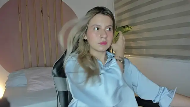 mia curry online show from 10-15-25, 07:11