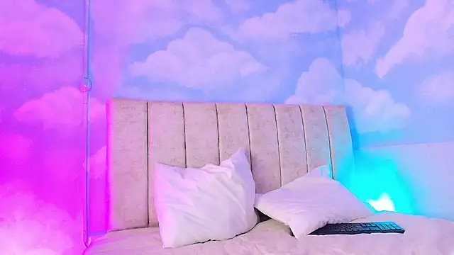 Nikolbrice online show from 04-14-26, 02:05