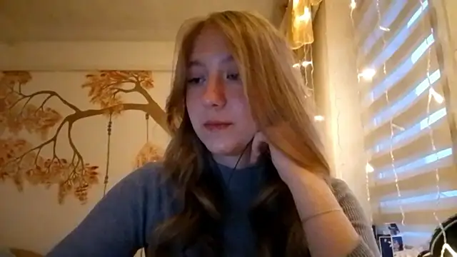Snapshot of CarynFlaryn chatting on 10-06-25, 04:13 CarynFlaryn online show from 10-06-25, 04:13