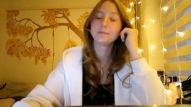 Snapshot of CarynFlaryn chatting on 10-09-25, 04:13 CarynFlaryn online show from 10-09-25, 04:13