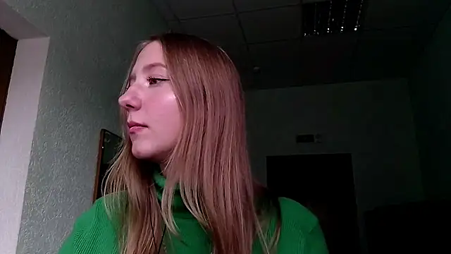 Snapshot of CarynFlaryn chatting on 10-01-25, 11:03 CarynFlaryn online show from 10-01-25, 11:03